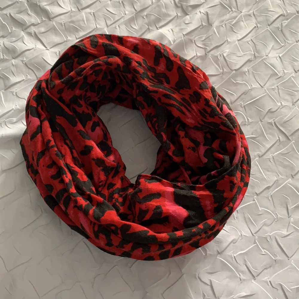 Animal Print Circle Scarf - Picture 2 of 8
